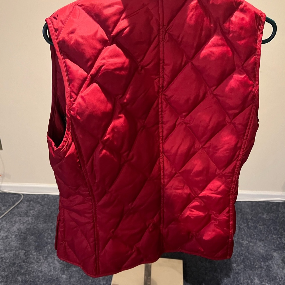 Women’s Quilted Vest - Picture 2 of 4
